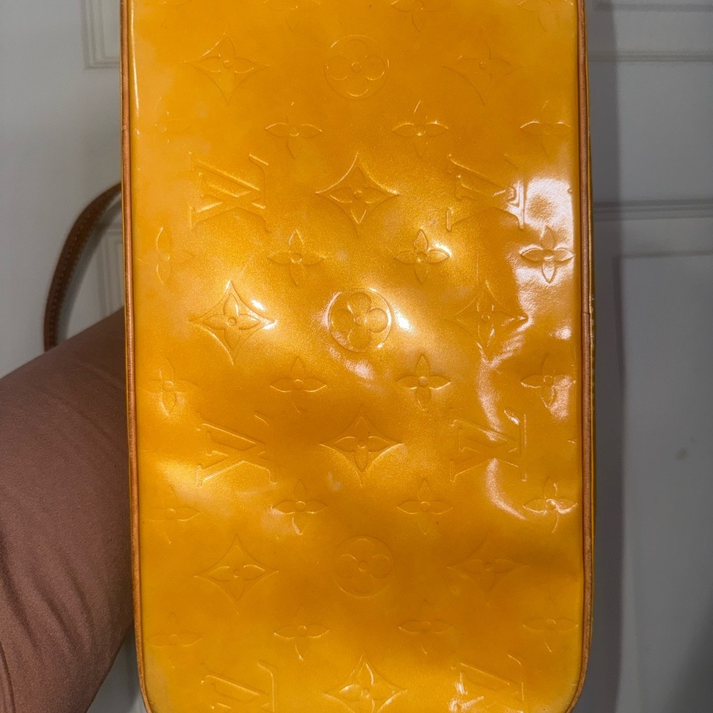 Louis Vuitton yellow/gold Vernis Tote - Picture 3 of 12